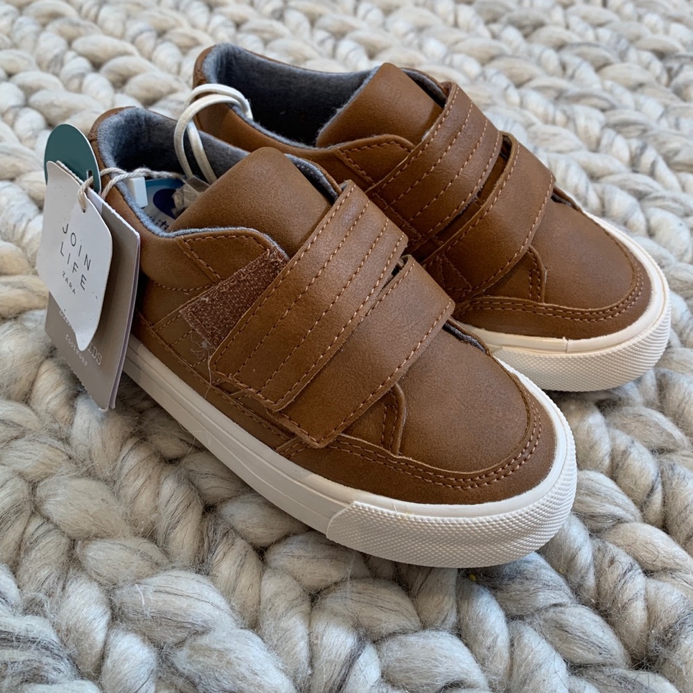 Zara Kids light brown shoe